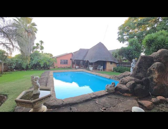 4 BEDROOM HOUSE FOR SALE IN KARENPARK
